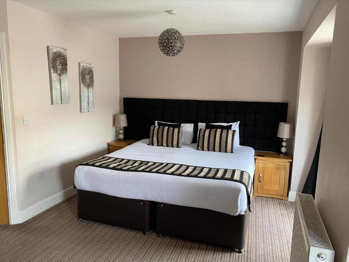 The Three Horseshoes 4*