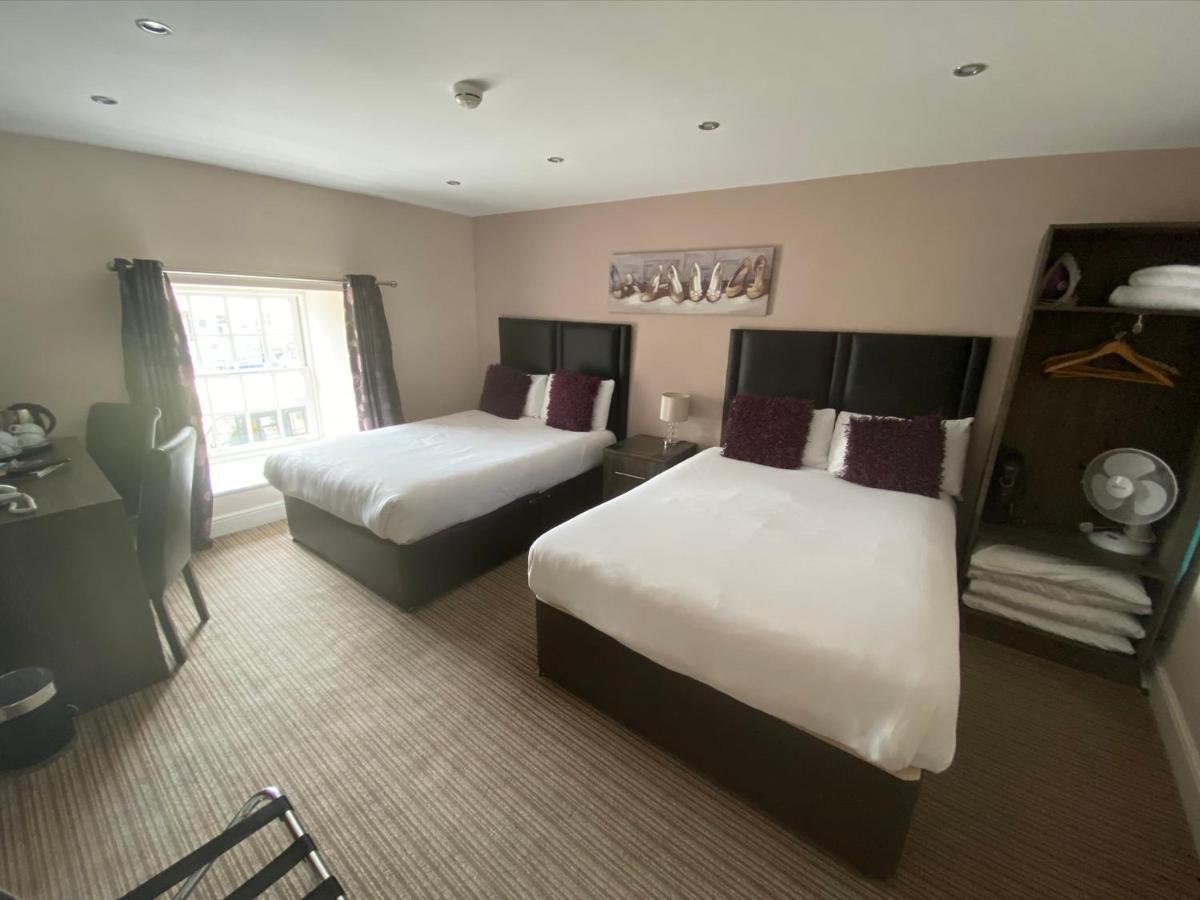 The Three Horseshoes 4*